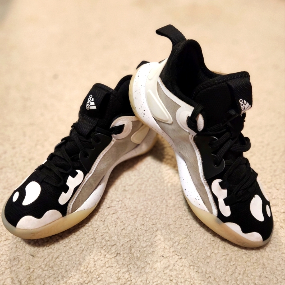 Womens Adidas black sport shoes - Size 5
